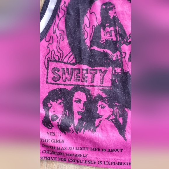 **FREE** with $35 purchase** Shein Stay Wild Crop Top - Picture 3 of 5